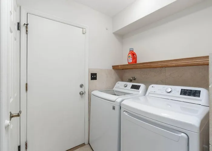 Pool Escape Near Asu & Old Town Scottsdale Holiday home *